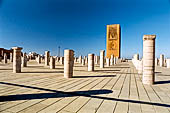 Rabat -  la grande moschea (incompleta) e la Torre Hassan (1184 ad). 